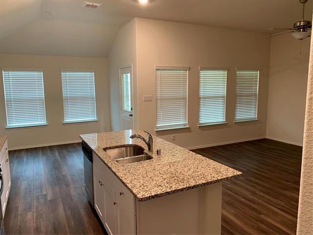 Building Photo - 2444 Larimar Dr