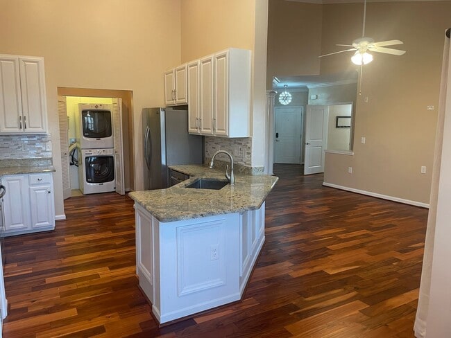 Building Photo - Updated 2  Bedroom, 2 Bath Condo  - Westwood Village at Charter Colony