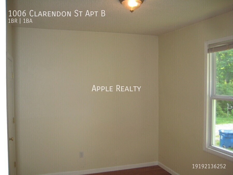 Building Photo - 1006 Clarendon St