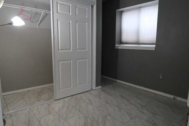 Building Photo - 4495 Brookmeadow Dr SE