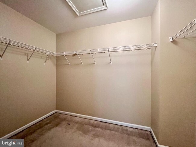 Building Photo - 668 Greycliffe Ln