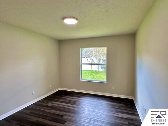 Building Photo - 7 Waywell Pl