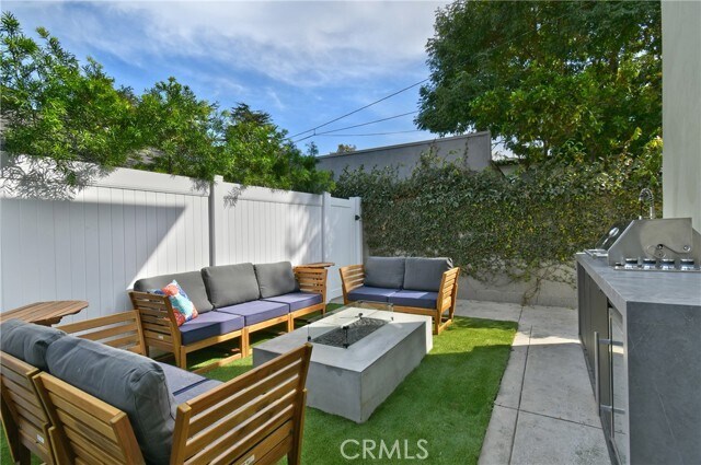 Building Photo - 4133 Irving Pl