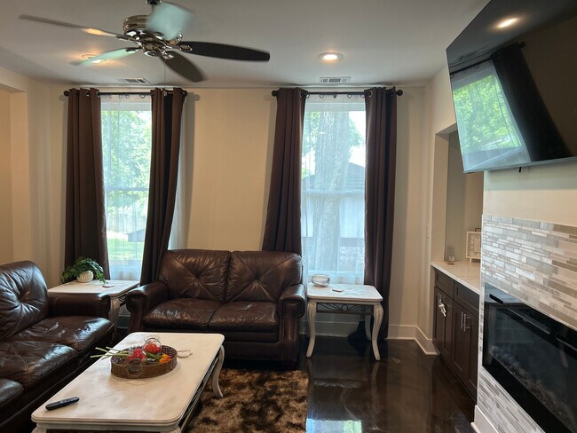 Building Photo - Room in Single Family Home on Beecher St SW