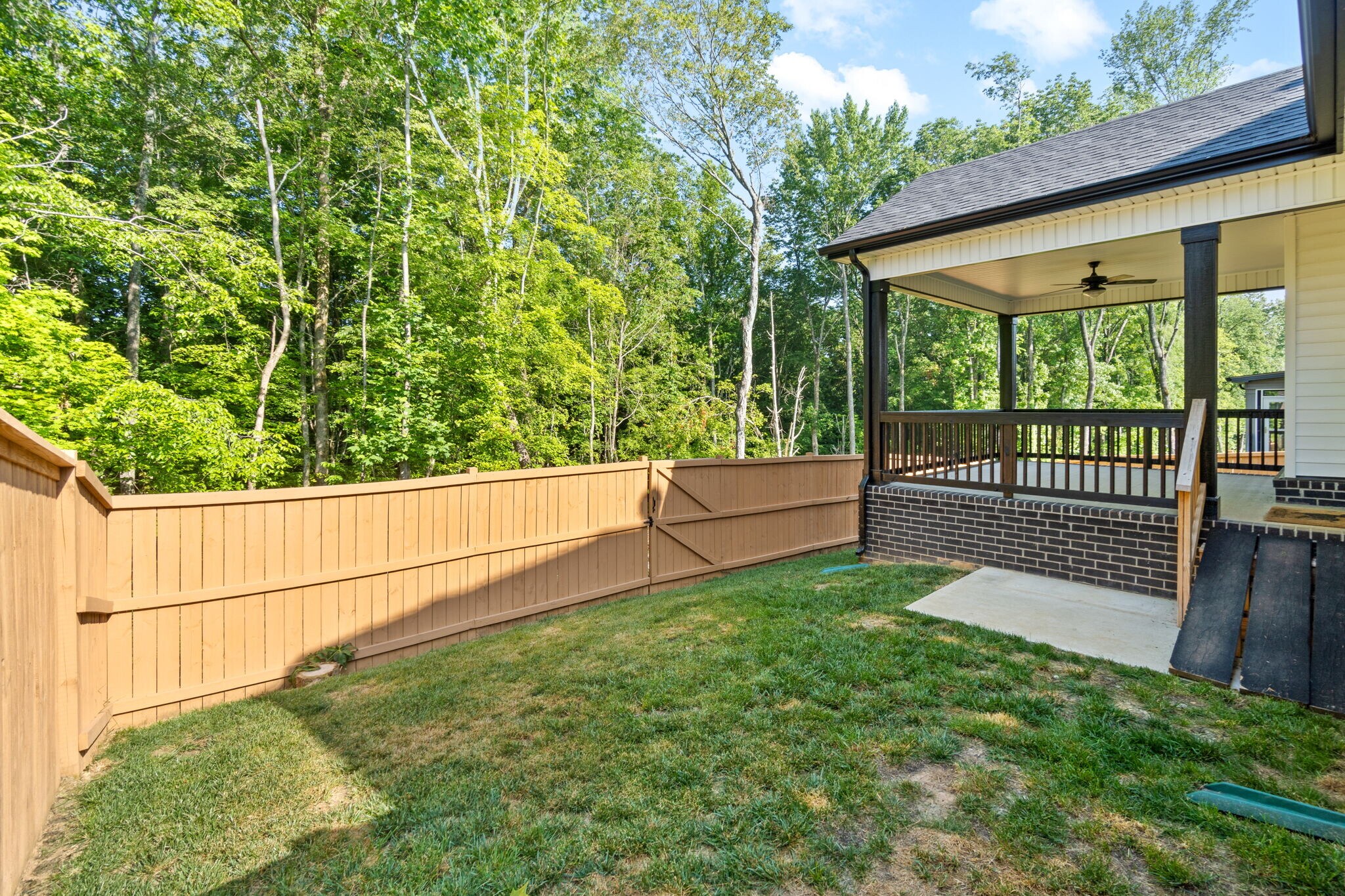Building Photo - 1022 Brightwood Ct
