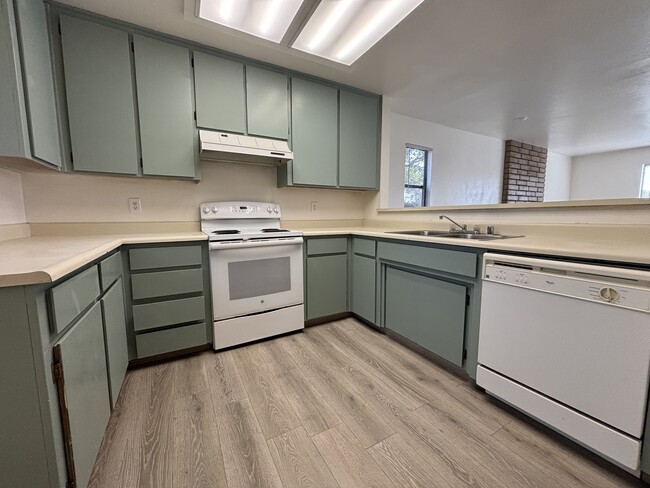 Building Photo - 1808 Colorado Ave