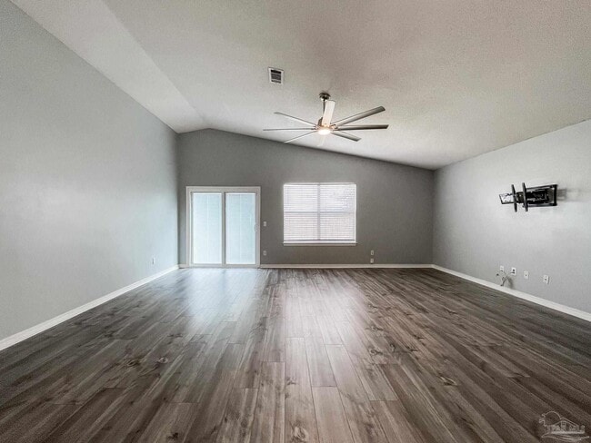 Building Photo - 209 Staysail St