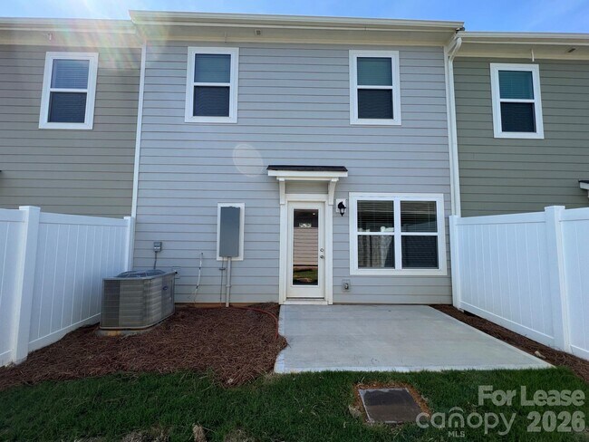 Building Photo - 208 Sagecroft Ln