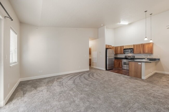 Building Photo - Pheasant Run Condo- 3rd floor NEW PAINT & ...