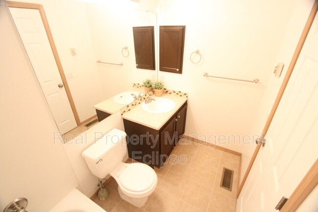 Building Photo - 5710 14th Dr W