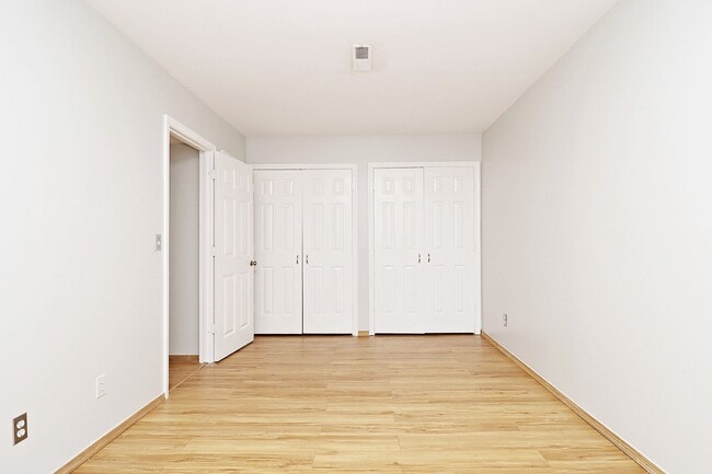 Building Photo - Pet-Friendly Fry's Spring Duplex With Fenc...