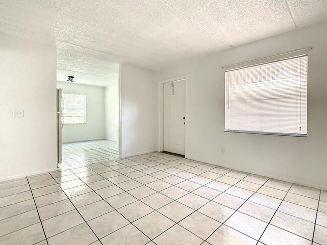 Building Photo - 714 Michigan Ct