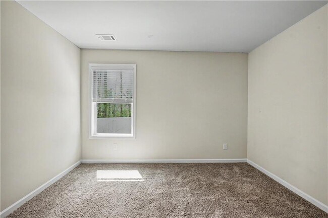 Building Photo - 290 Fox Crk Dr