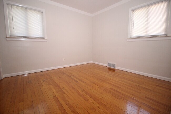 Building Photo - 24909 Grove Ave