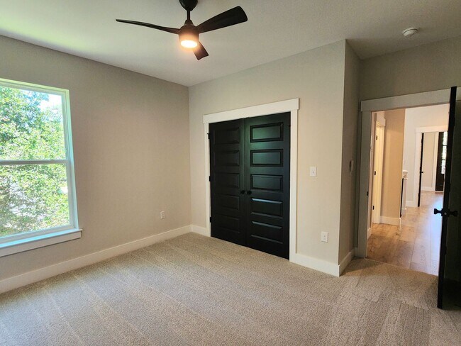 Building Photo - Stunning new executive home in Gulf Shores!