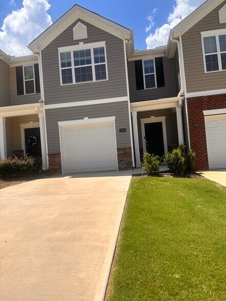 Primary Photo - 2348 Lily Dr