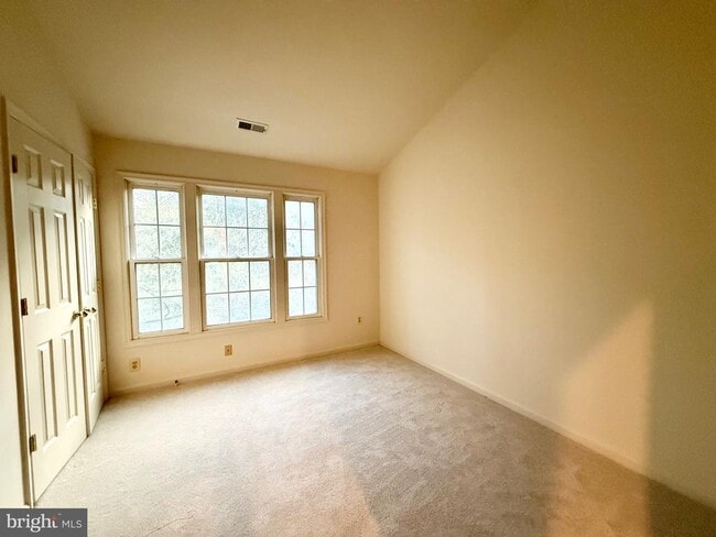 Building Photo - 552 Winding Rose Dr