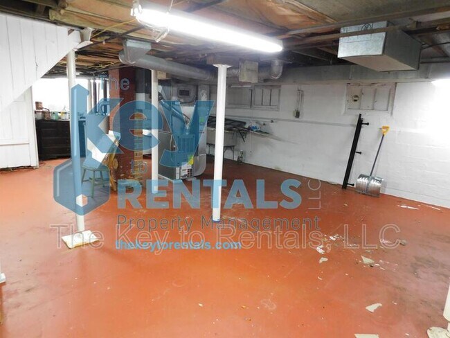 Building Photo - 125 W High Terrace