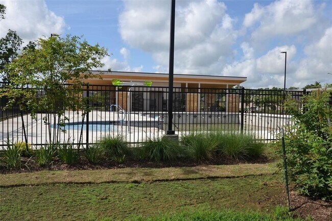 Building Photo - 1607 Portorosso Dr