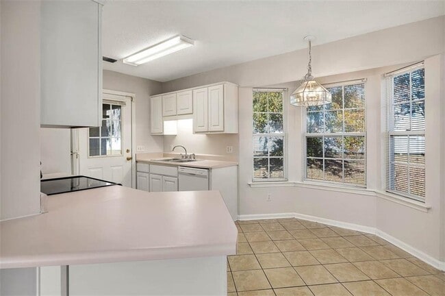 Building Photo - 202 Nell Leone Dr