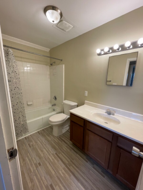 Building Photo - 1811 Marion Manor Dr