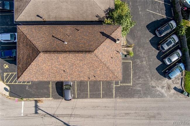 Building Photo - 273 Division St