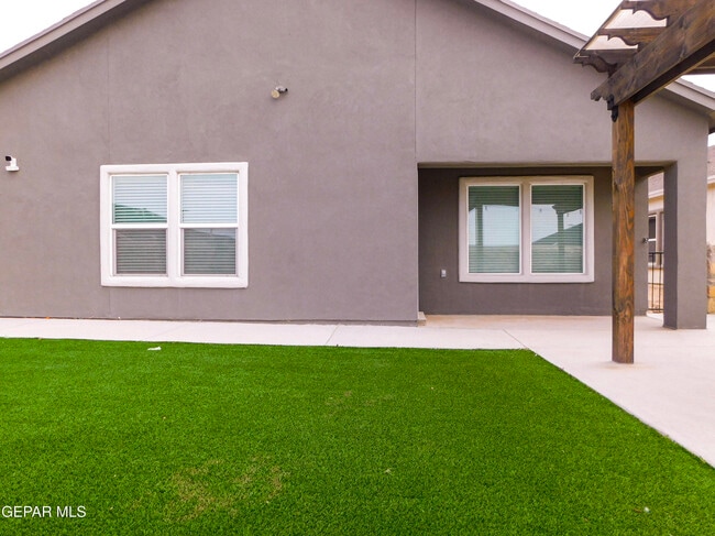 Building Photo - 13849 Sky Harbor Ave