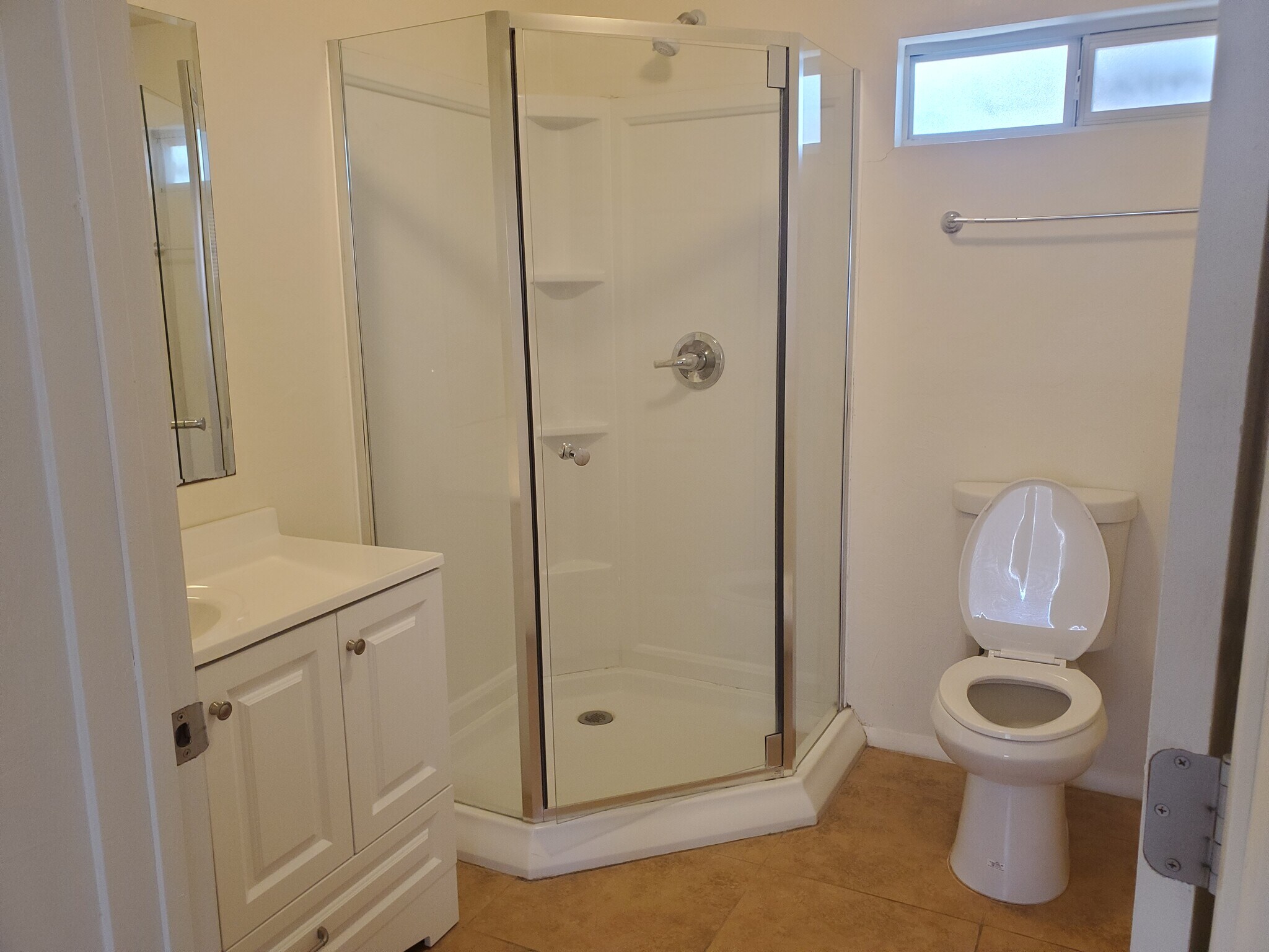 Building Photo - 1727 E 9th St