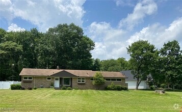 Building Photo - 8260 Overlook Ave