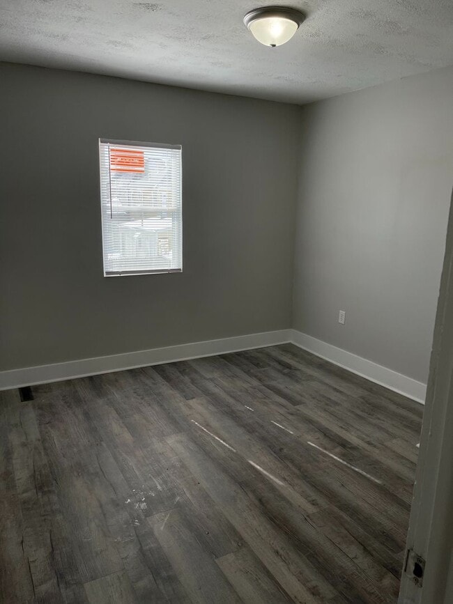 Building Photo - 117-119 Innis