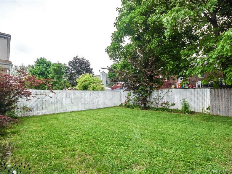 Building Photo - 39 Graywood Rd
