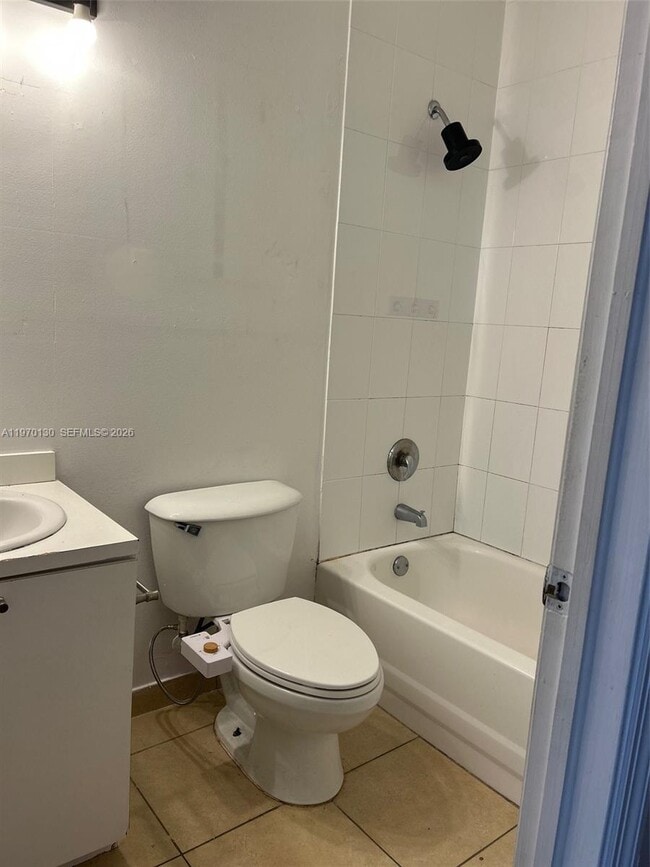 Building Photo - 928 SW 3rd St