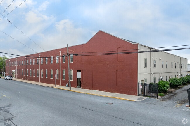 Building Photo - New Holland Apartments