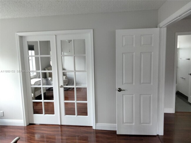 Building Photo - 1249 Allamanda Way