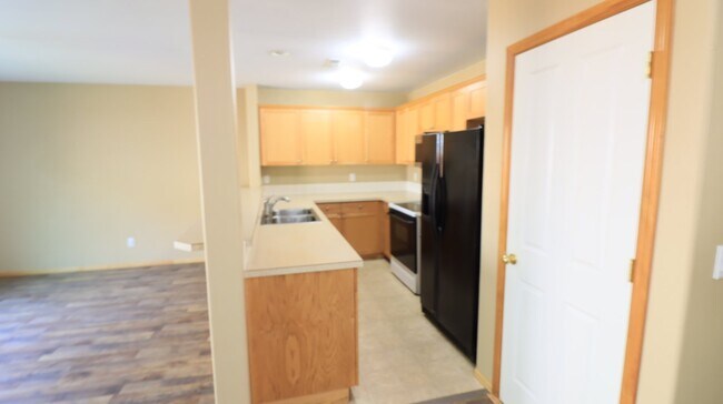Building Photo - 3/2.5 Townhome in Redmond