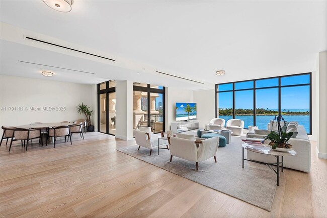Building Photo - 7055 Fisher Island Dr