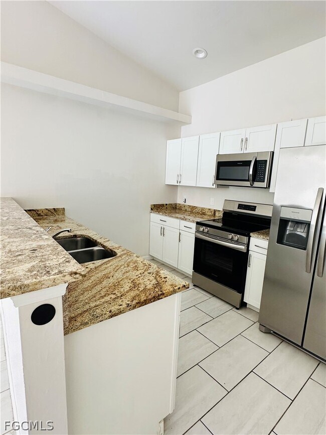 Building Photo - 3020 Skyline Blvd