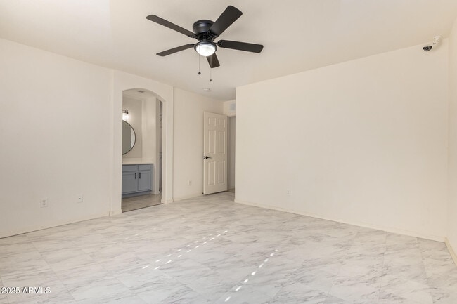 Building Photo - 4410 N 124th Ave