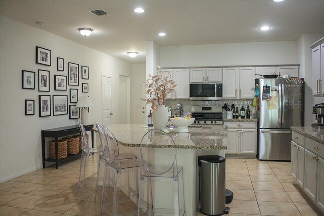 Building Photo - 2209 Bettylou Ln