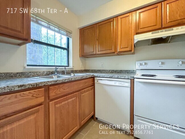 Building Photo - 717 SW 68th Terrace