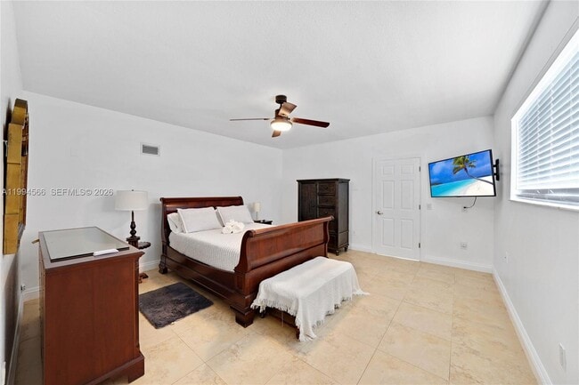 Building Photo - 2834 SW 33rd Ave