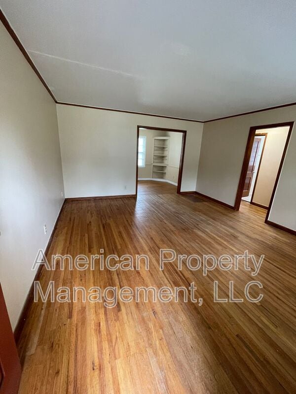 Building Photo - 4941 S Detroit Ave