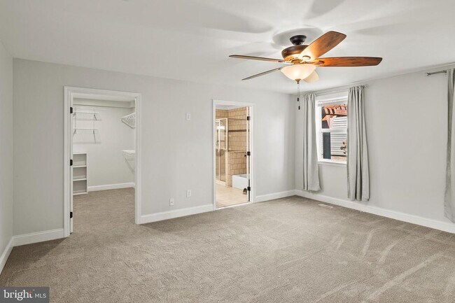 Building Photo - 2201 Alvin Ave