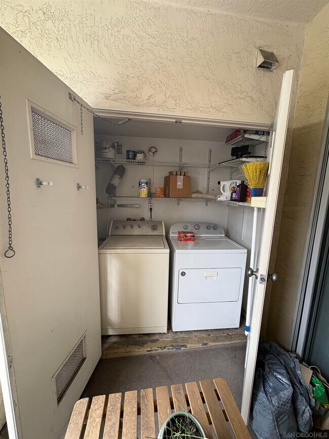 Building Photo - 10915 Sabre Hill Dr