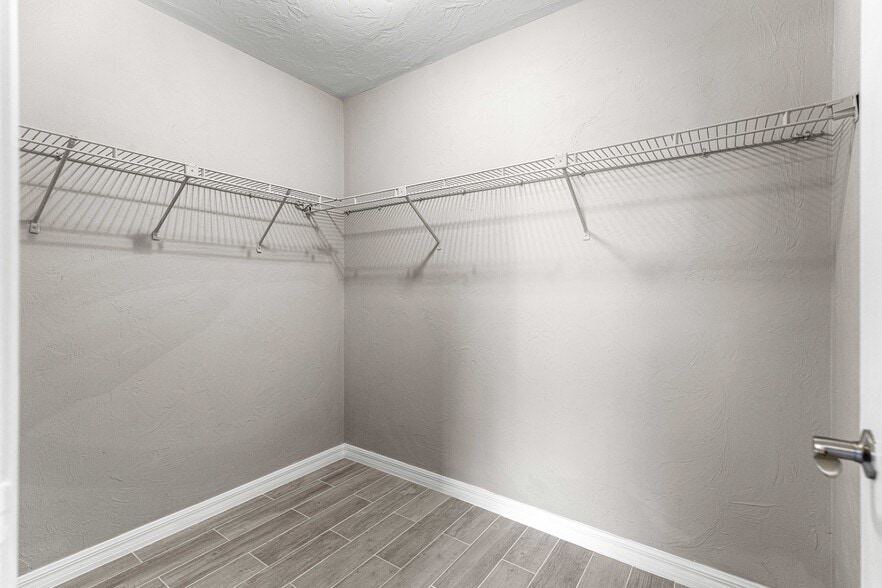 Building Photo - 4151 SE 22nd Ave