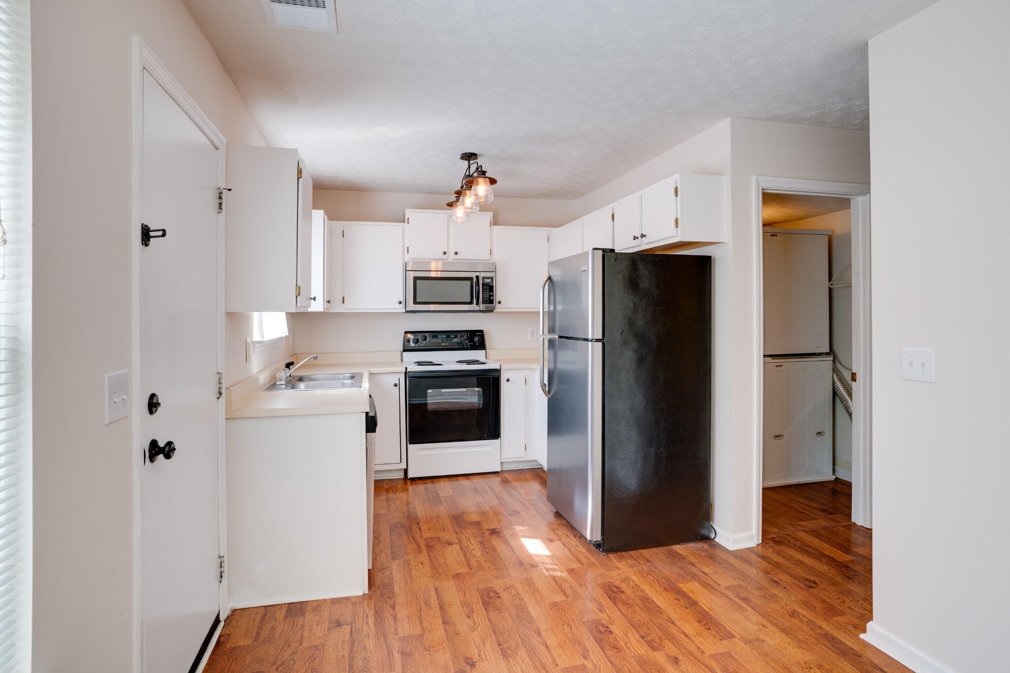 Building Photo - 104 Waterview Dr