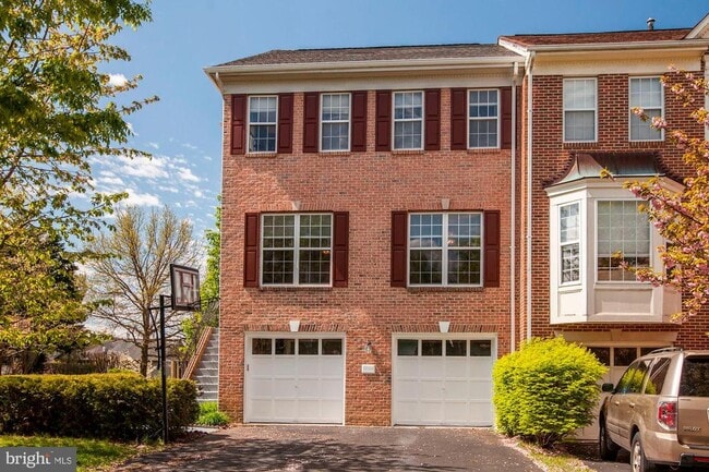 Building Photo - 13724 Valley Oak Cir