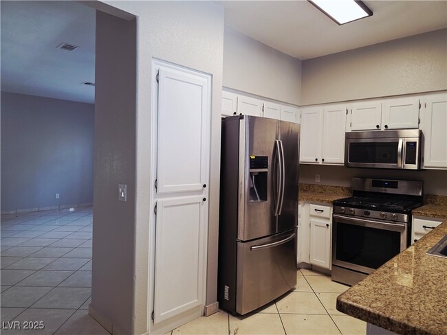 Building Photo - 1113 Lumina Ct