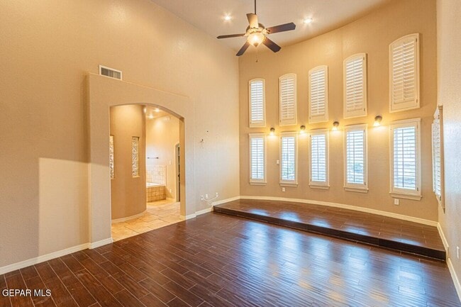 Building Photo - 3849 Tierra Campa Dr