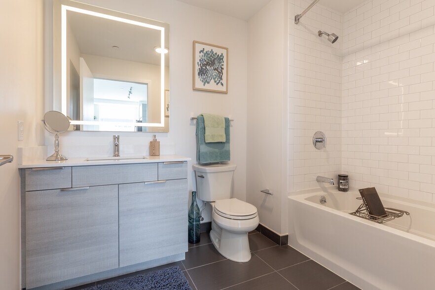 Building Photo - 480 Foley St